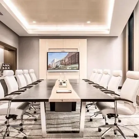 Hanza Tower White 24 Pool & Jacuzzi * Szczecin